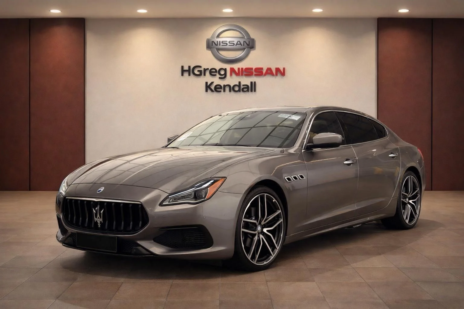 Used 2022 Silver Maserati Modena image 3