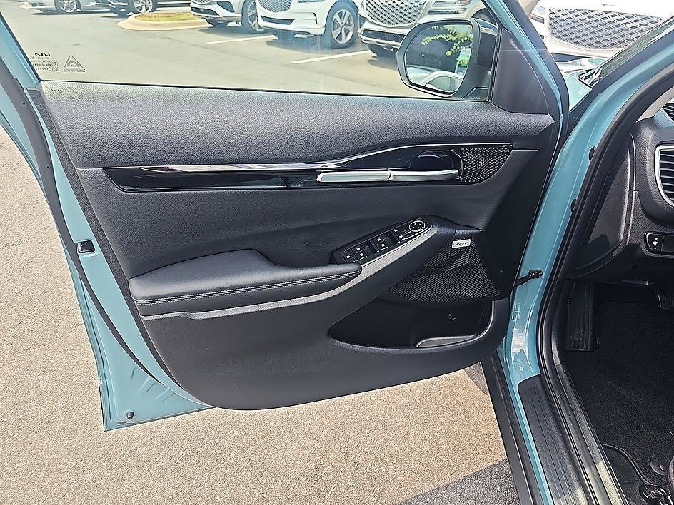Used 2024 Pluton Blue/Black Roof Kia SX AWD image 11