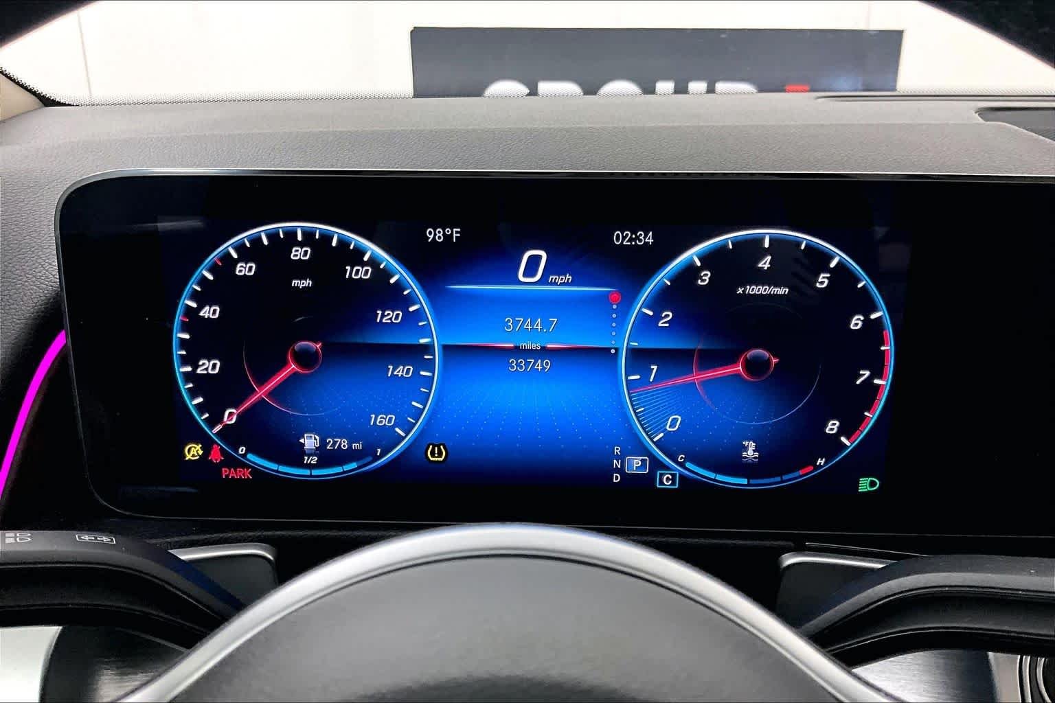 Used 2022 Polar White Mercedes-Benz GLB 250 image 24