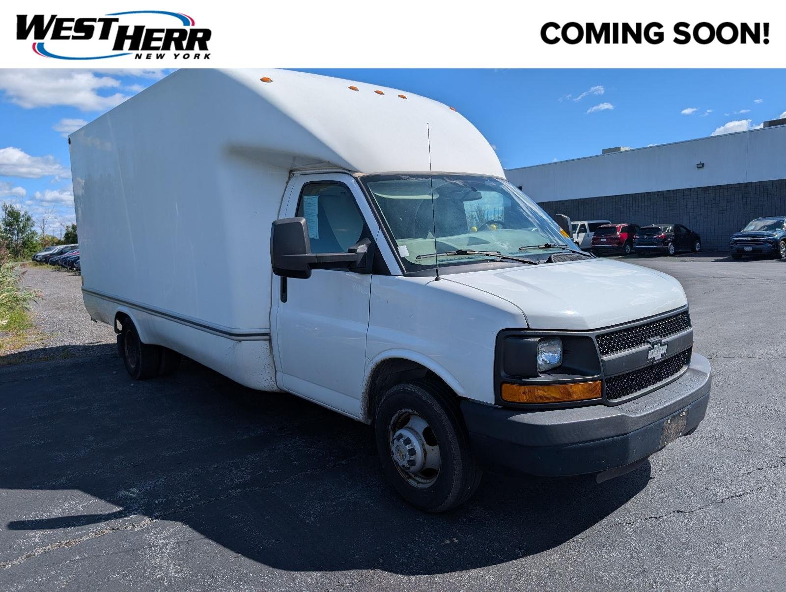 Used 2016 Summit White Chevrolet Cutaway image 1