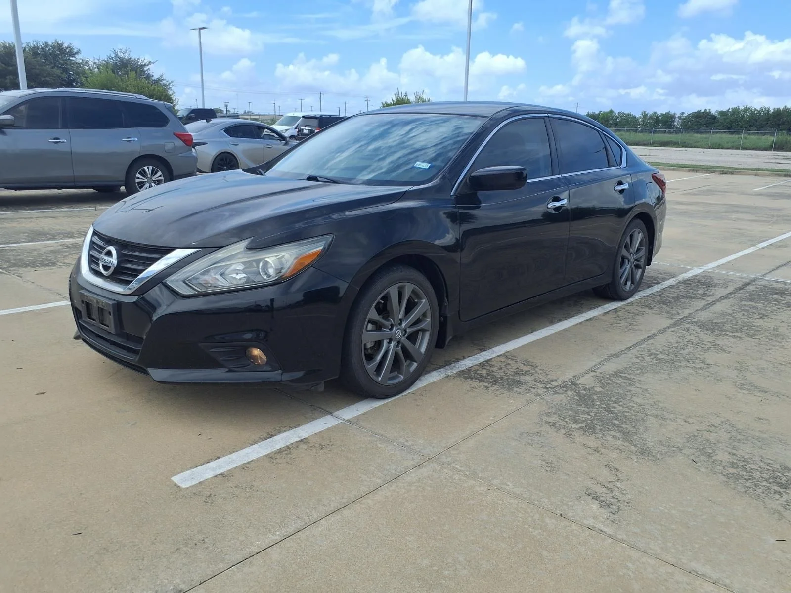 Used 2018 Black Nissan 2.5 SR image 3