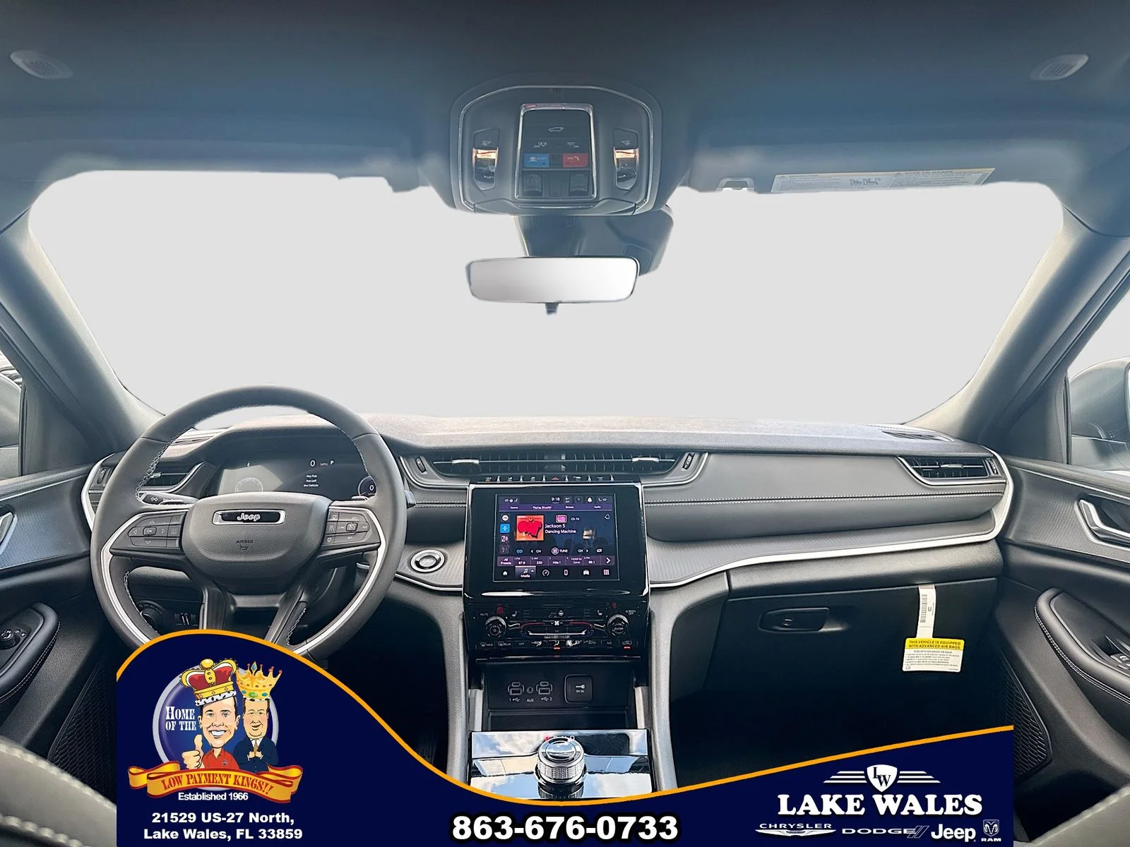 New 2026 Bright White Clear-Coat Exterior Paint Jeep Laredo X image 22