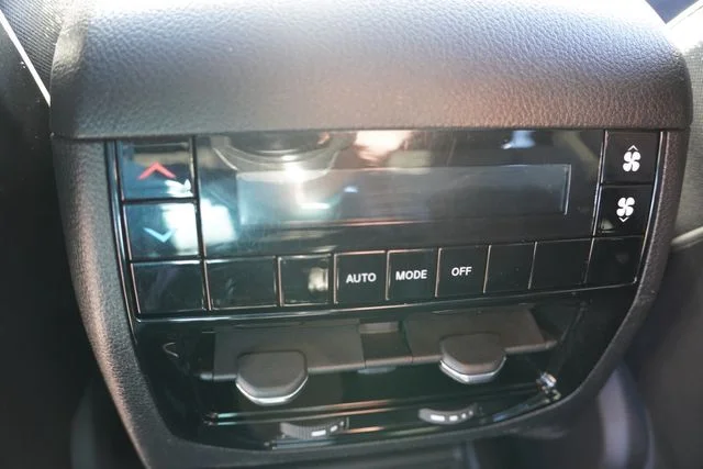 Used 2023 White Jeep Altitude image 20