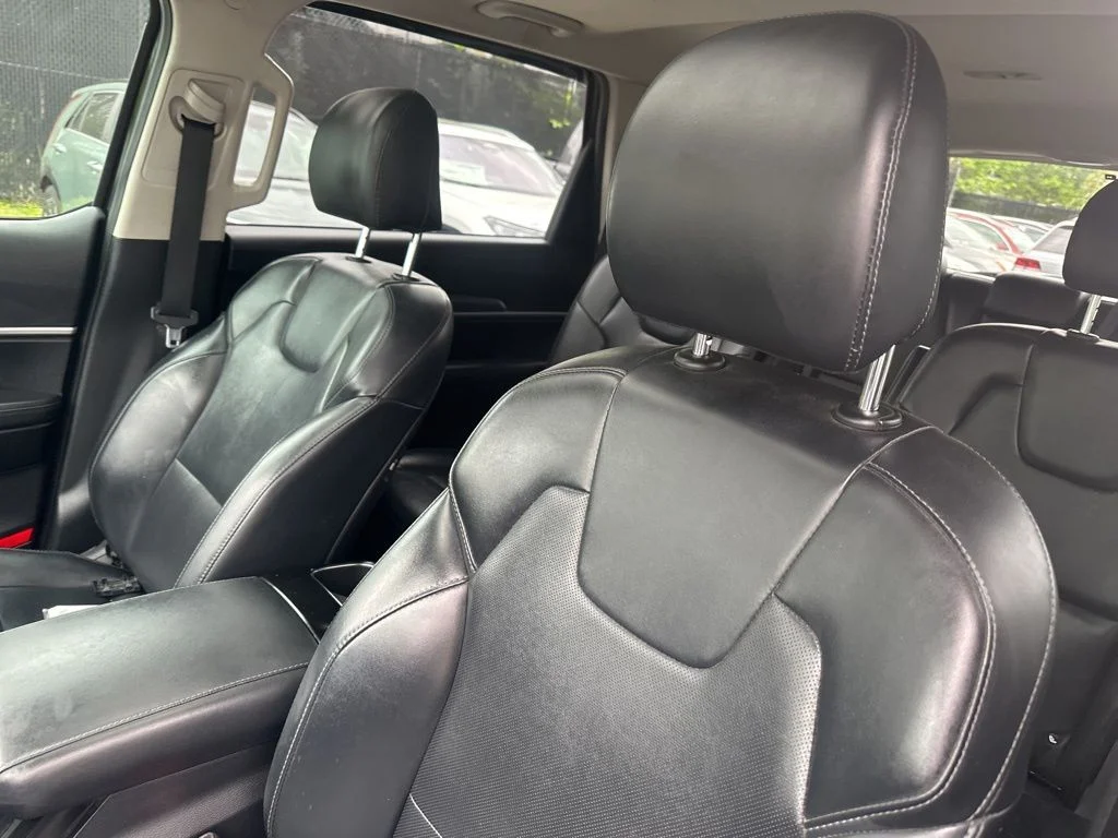 Used 2020 Black Kia S image 11
