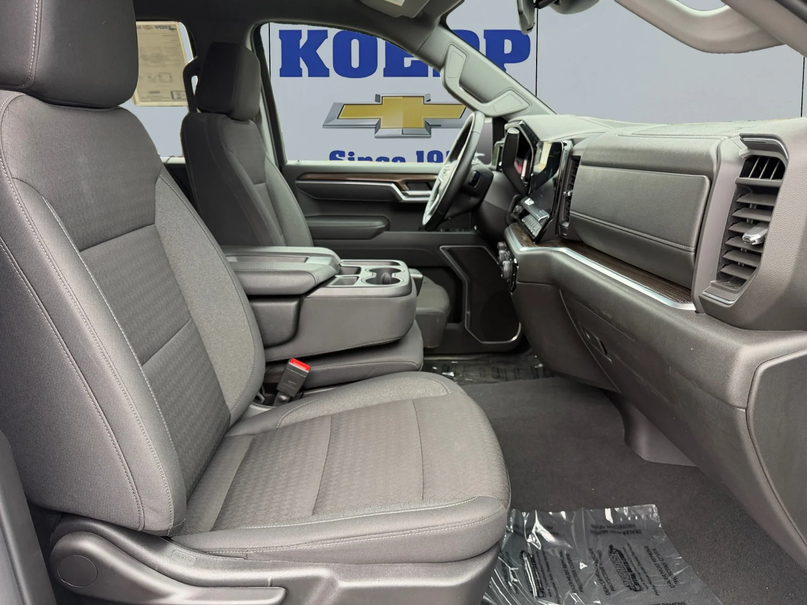 Used 2026 Summit White Chevrolet LT image 17