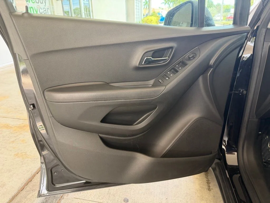 Used 2020 Black Chevrolet LS image 32