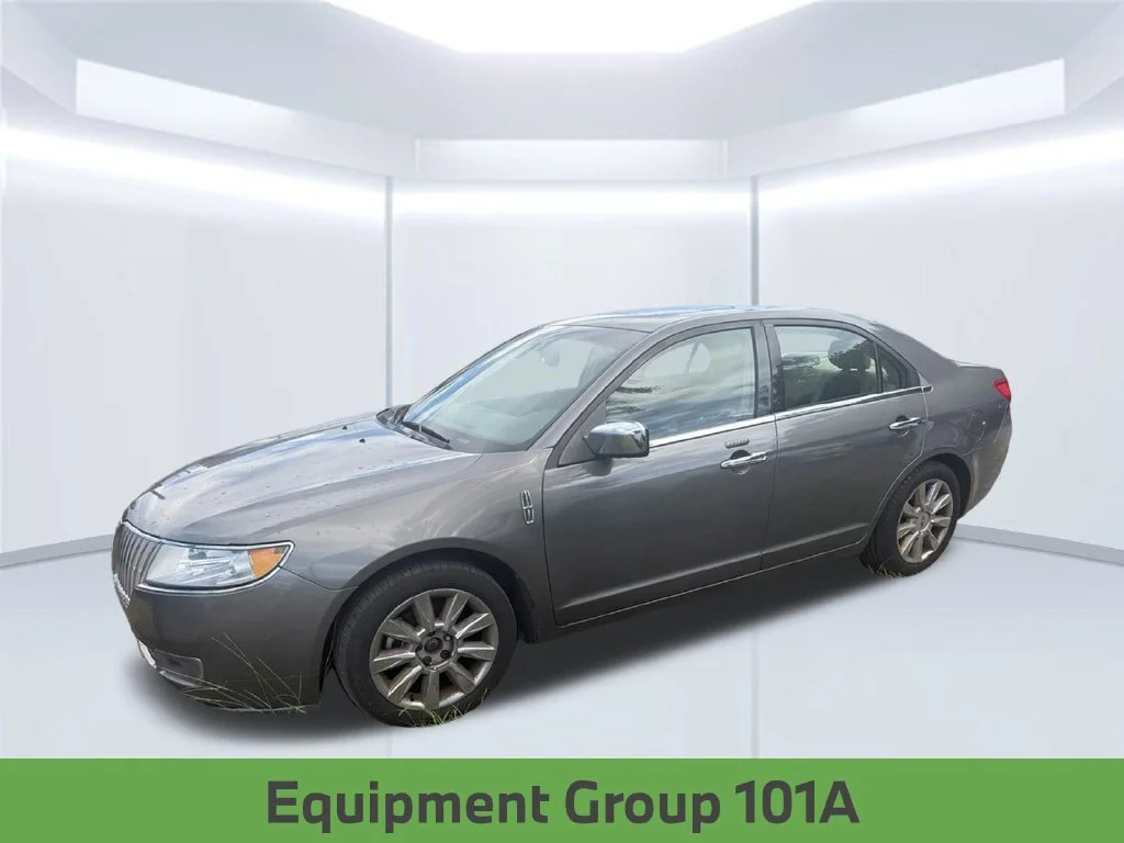 Used 2012 Gray Lincoln Base image 2