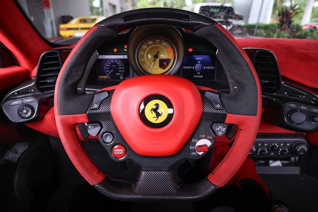 Used 2015 Grigio Titanio Metall Ferrari Base image 29