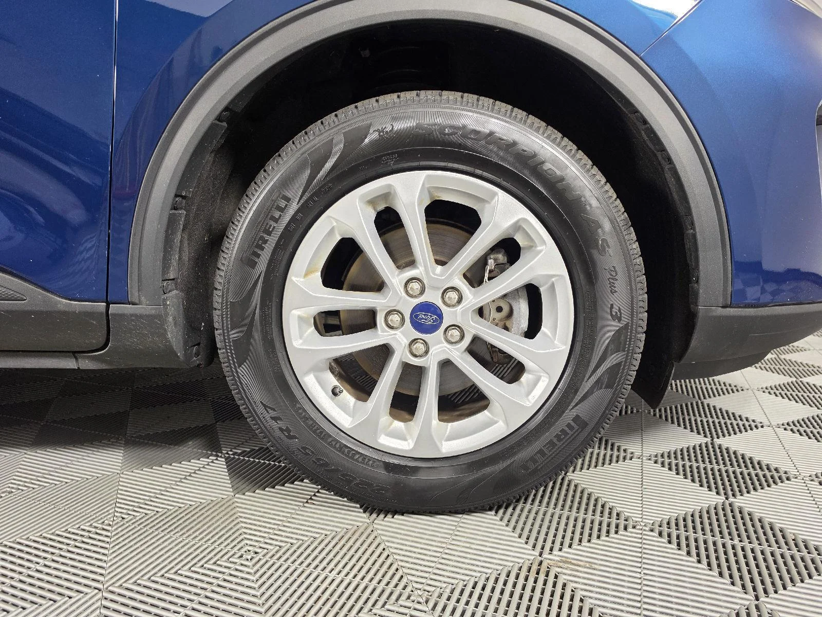 Used 2020 Dark Ford SE image 12