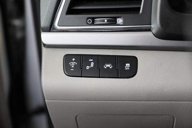 2018 Hyundai Elantra Limited - Photo 12