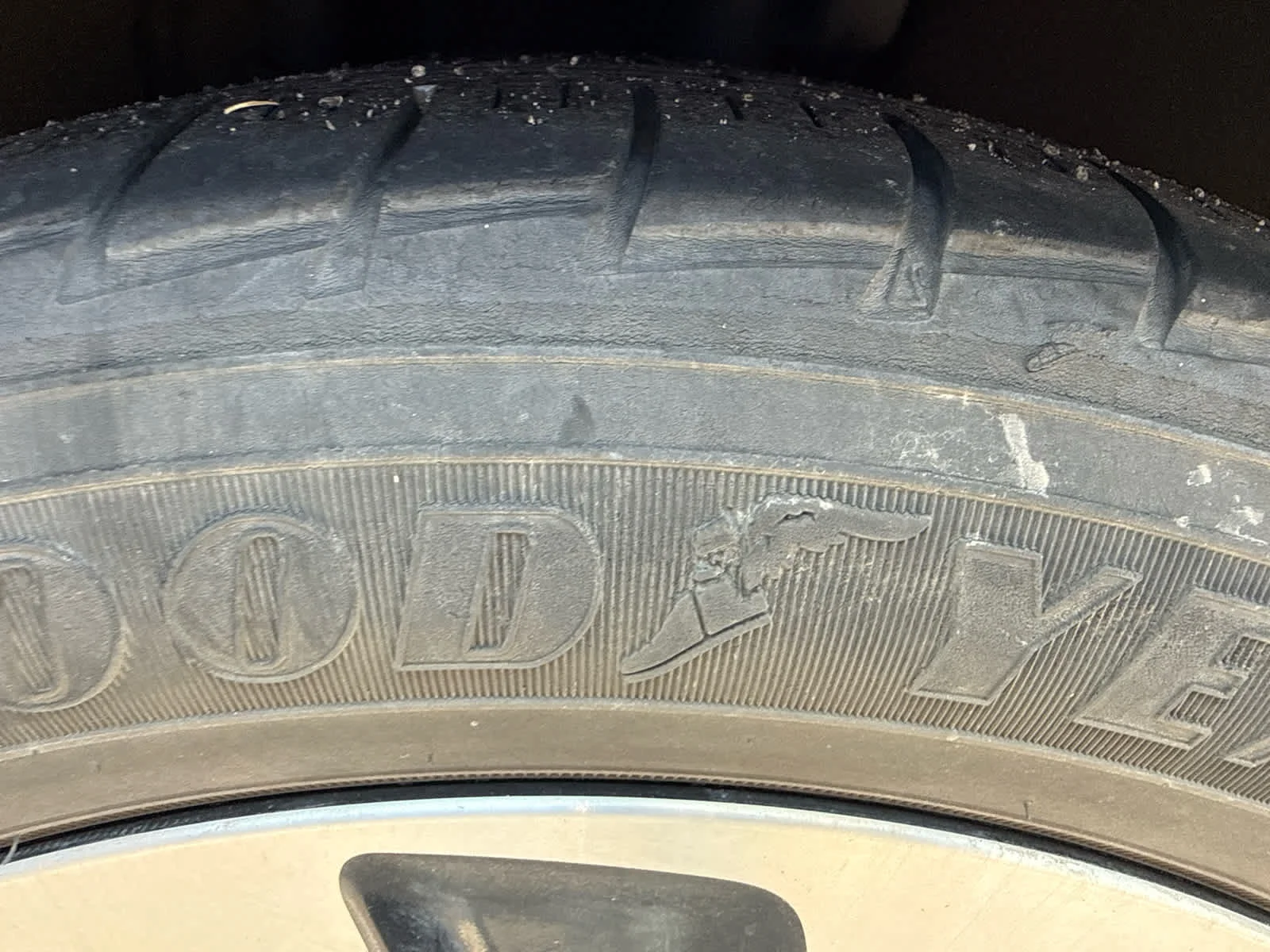 Used 2017 Lunar Silver Metallic Honda Touring image 6