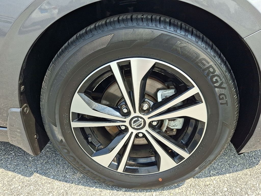Used 2023 Gray Nissan SV image 9