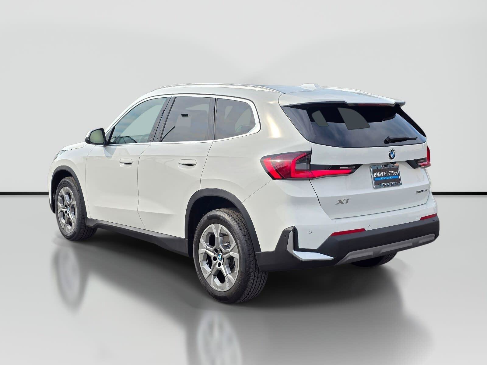 Certified Used 2023 Alpine White BMW xDrive28i image 4