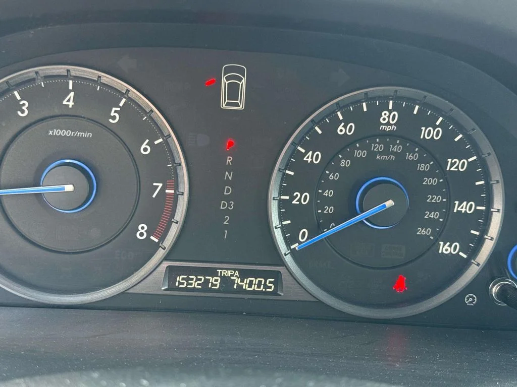 Used 2012 Silver Honda EX-L image 24