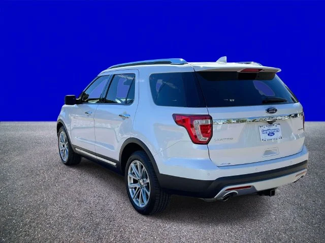 Used 2016 White Ford Limited image 5