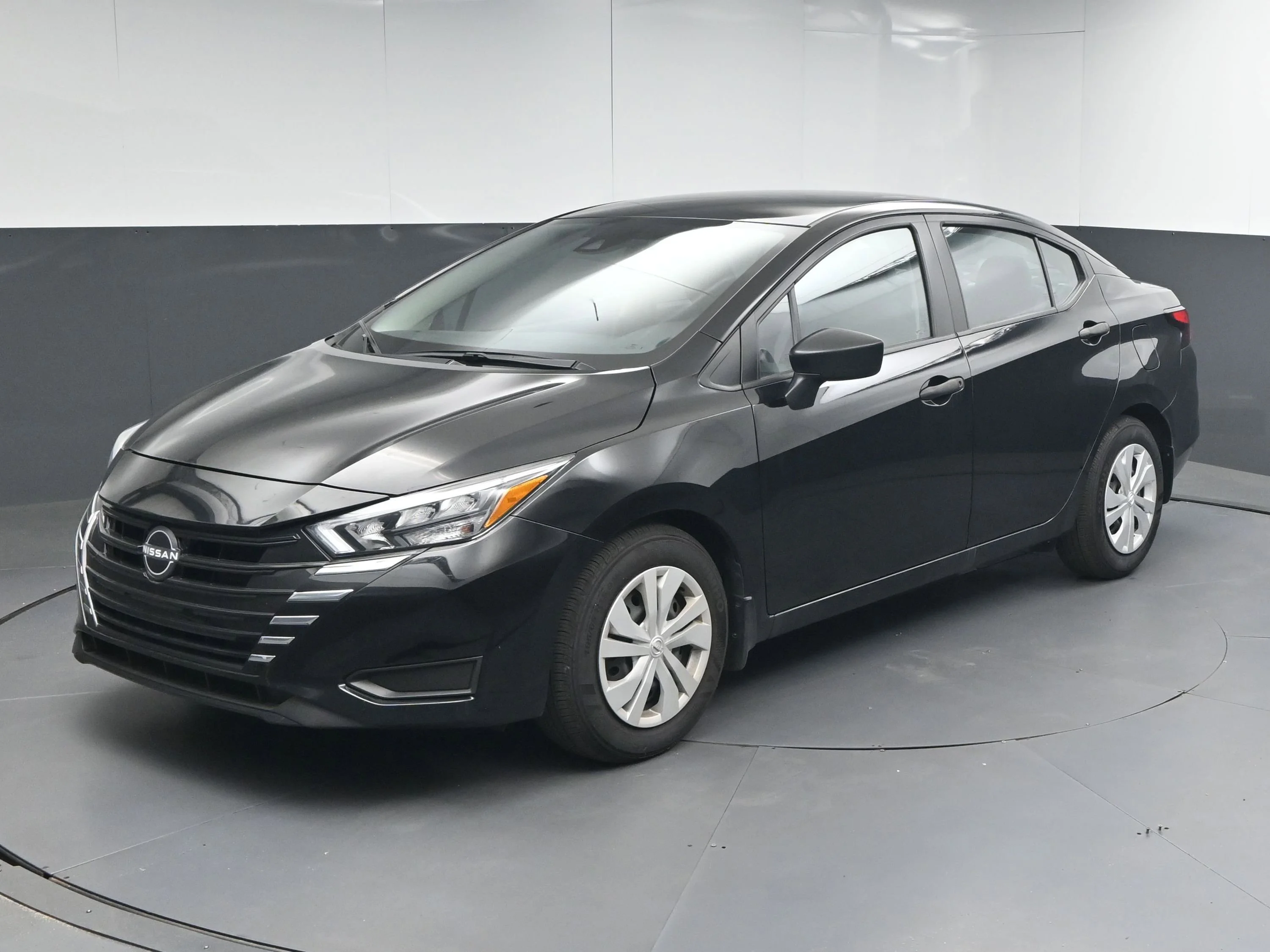 2025 Nissan Versa Sedan S - Photo 3
