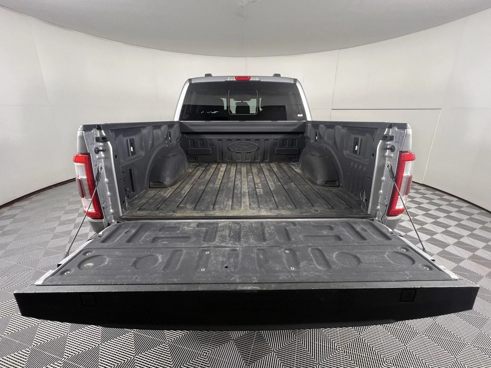Used 2022 Iconic Silver Ford LARIAT image 22