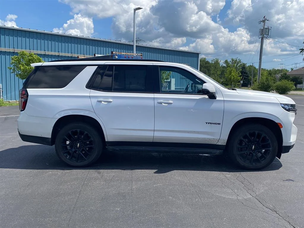 Used 2022 Iridescent Pearl Tricoat Chevrolet RST image 13