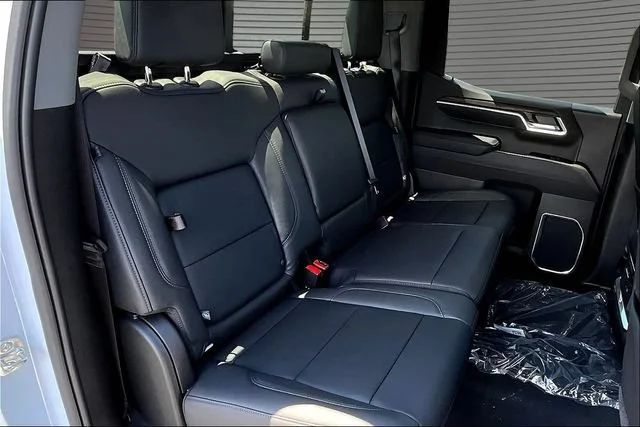 New 2026 Glacier White Tricoat GMC SLT image 9
