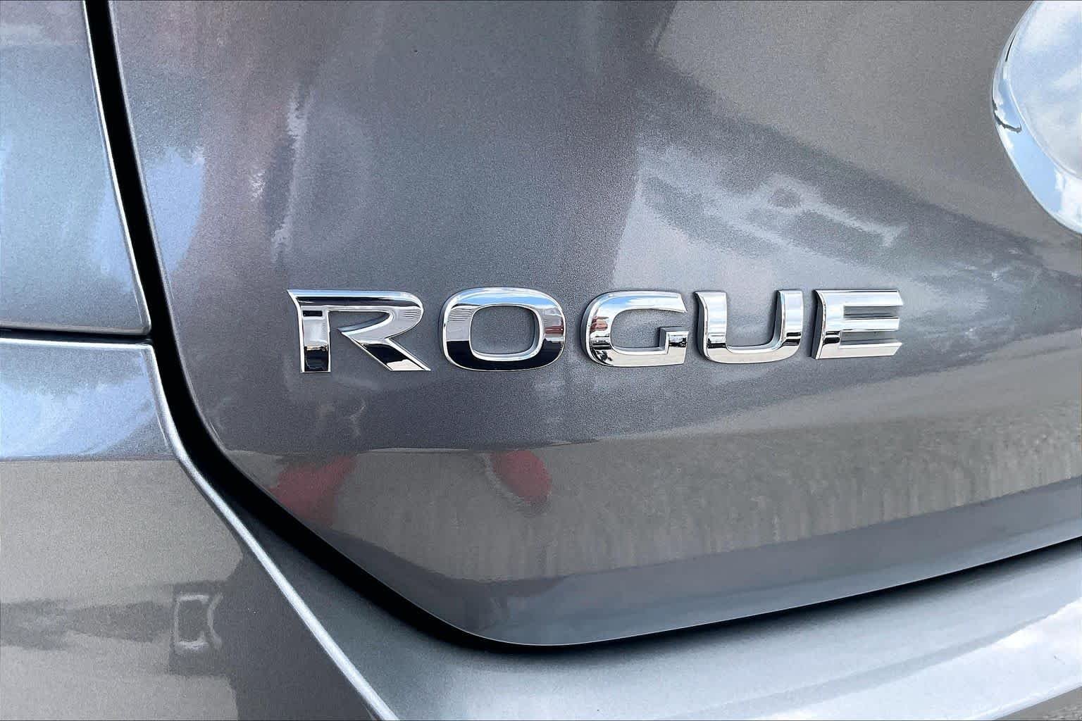 Used 2019 Gun Metallic Nissan SV image 10