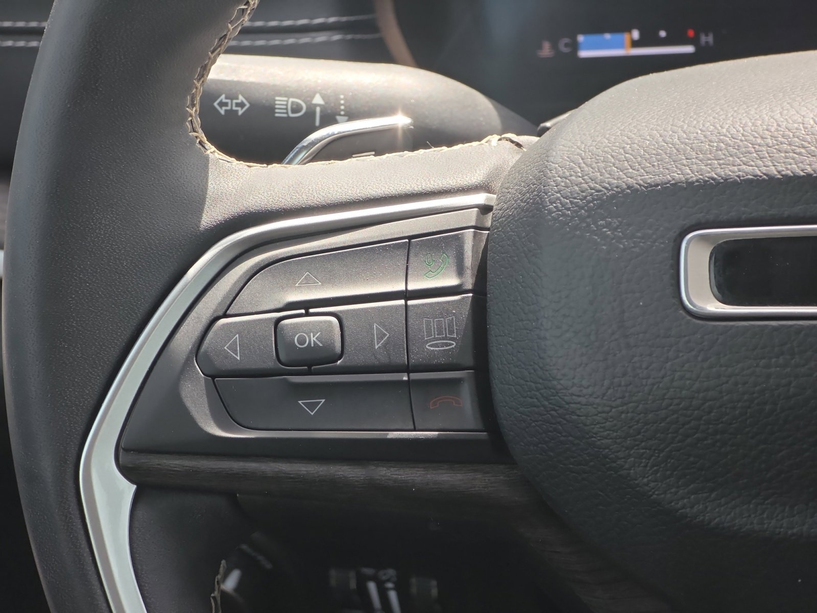 Used 2024 Black Jeep Limited image 22