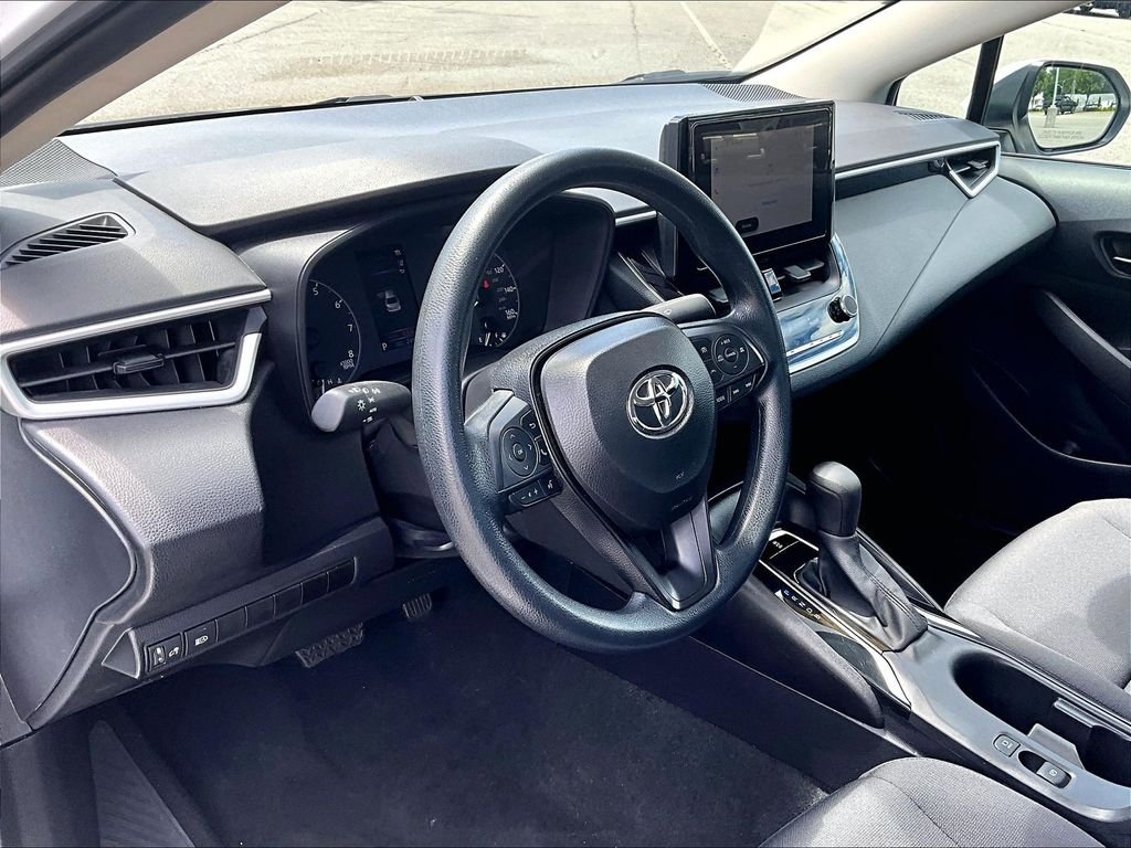 Used 2025 White Toyota LE image 8
