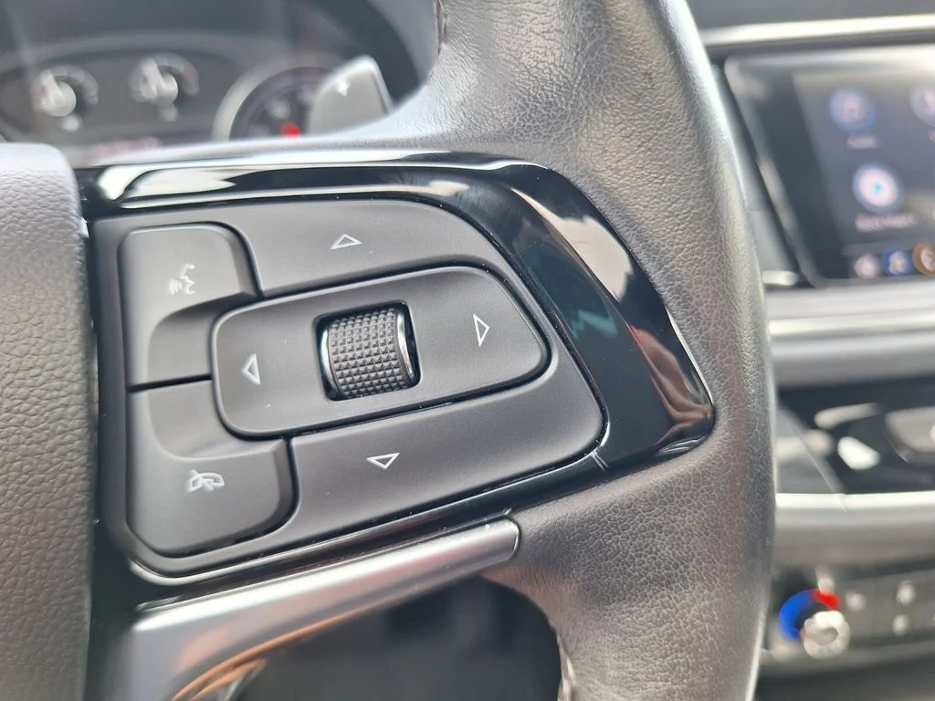 Used 2023 Black Buick Essence image 23