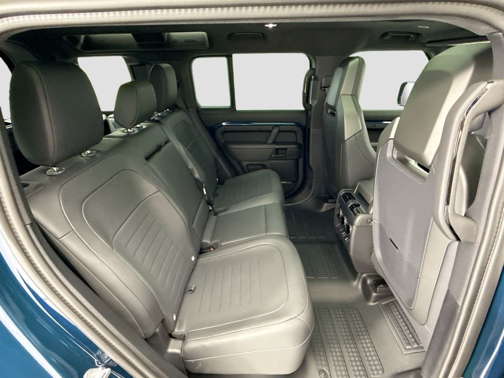 New 2026 Sargasso Blue LAND ROVER OCTA image 21