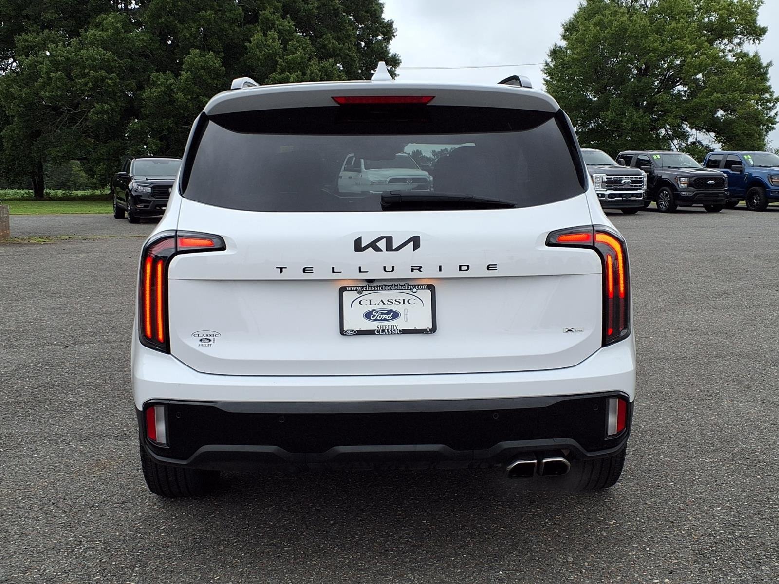 Used 2025 Glacial White Pearl Kia EX X-Line image 10