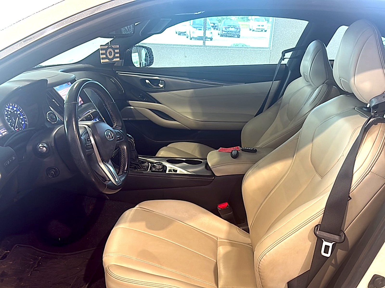 Used 2018 Majestic White INFINITI 3.0t LUXE image 7