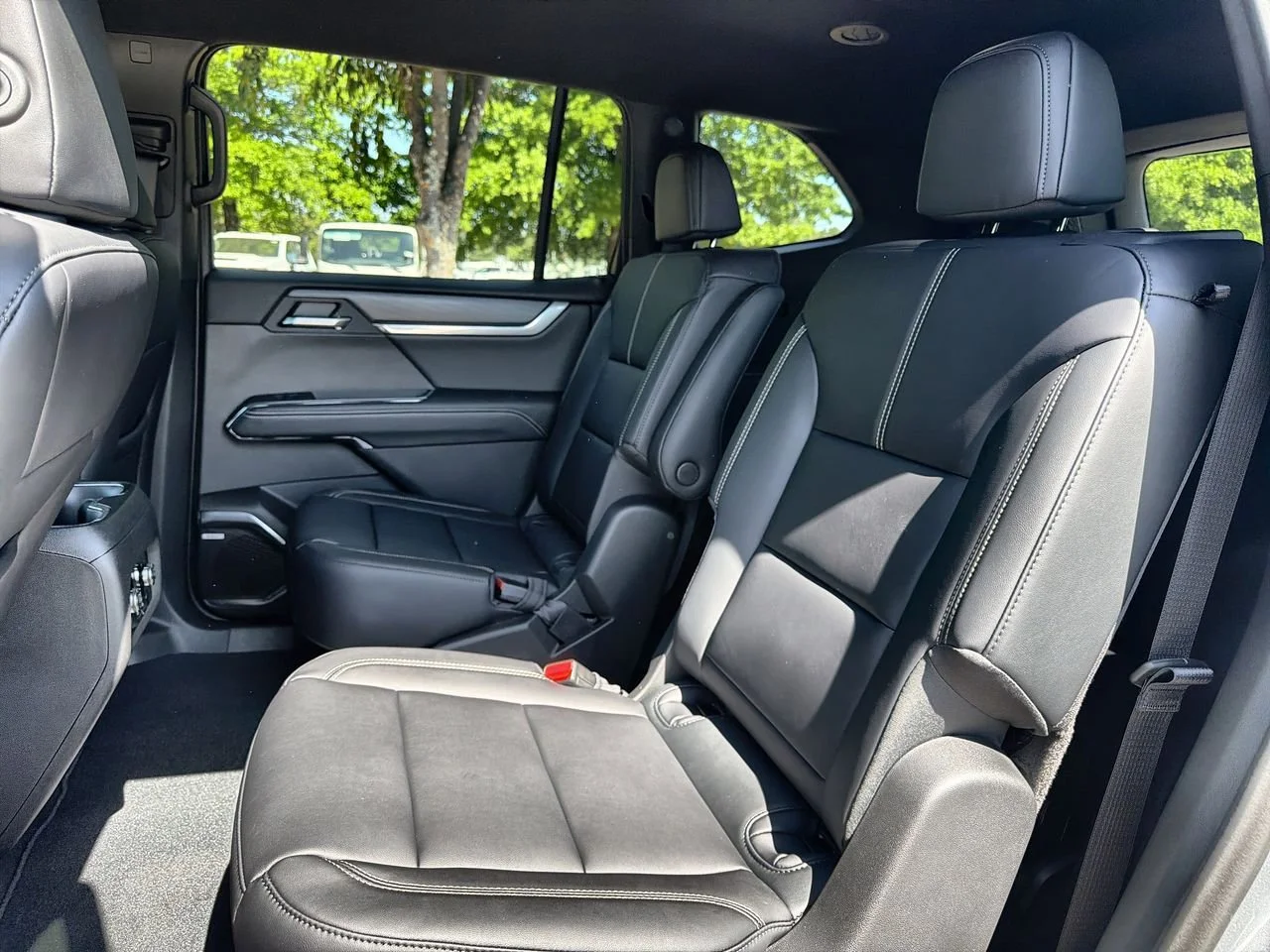 New 2026 Sterling Metallic GMC Elevation image 20
