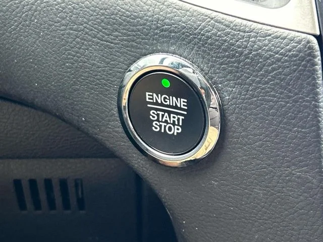 Used 2022 Black Ford SEL image 33