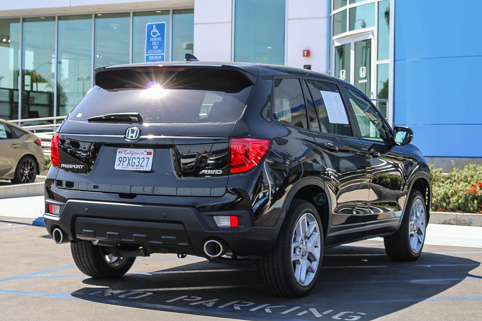 2025 Honda Passport EX-L - Photo 6