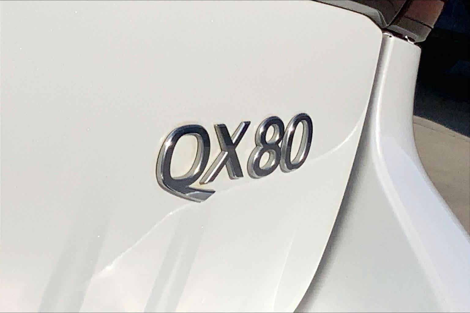 Used 2019 Moonstone White INFINITI LUXE image 10