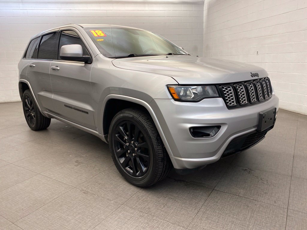 Used 2018 Silver Jeep Altitude image 4