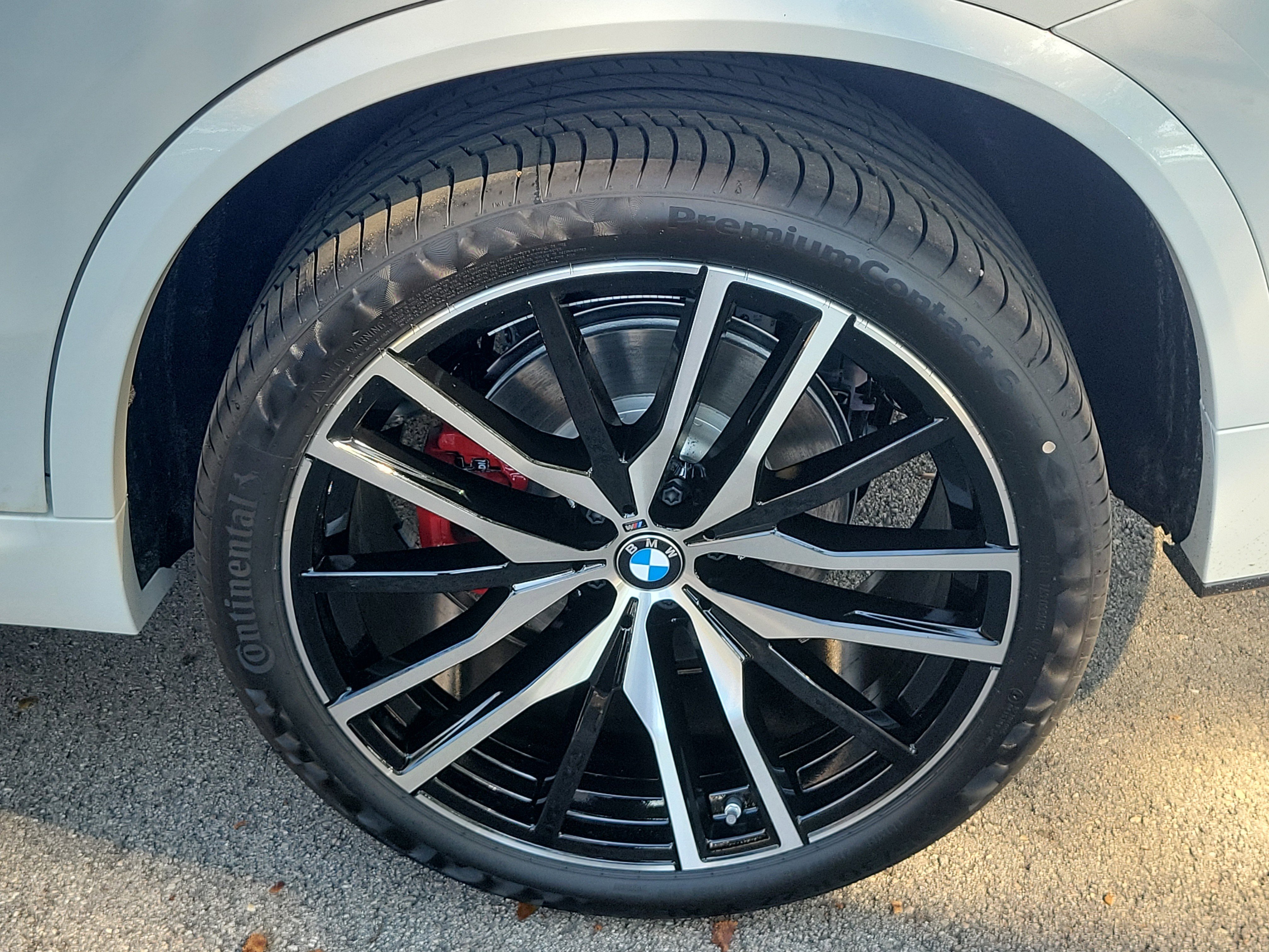 New 2026 Alpine White BMW xDrive40i image 10