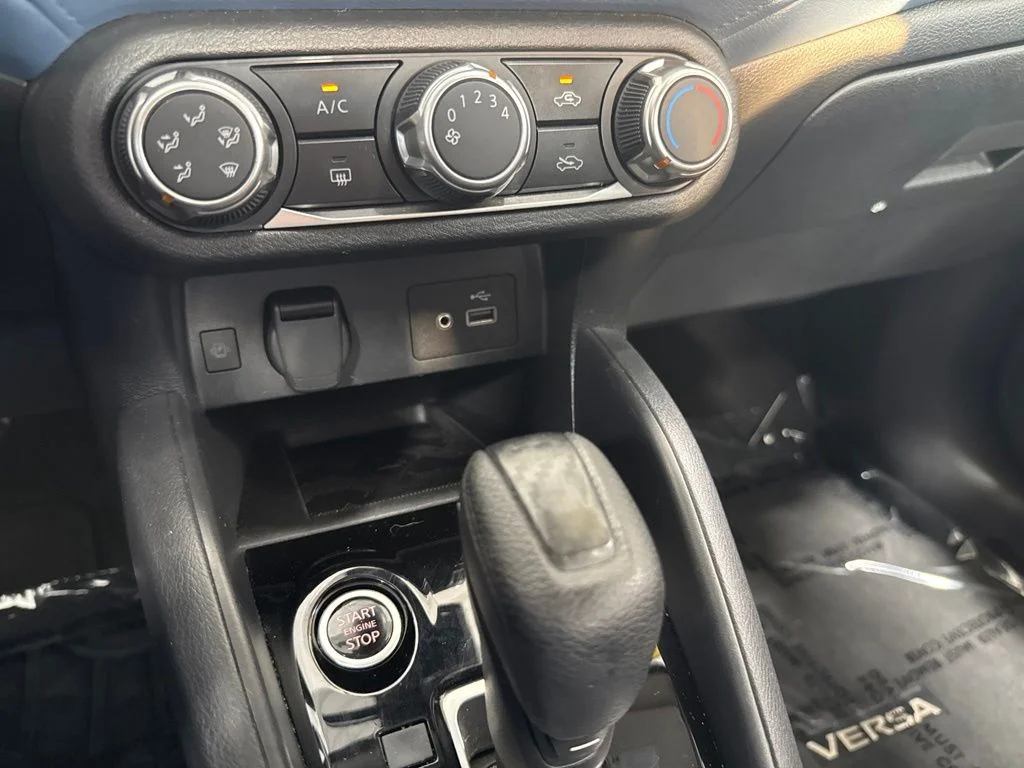 Used 2025 Silver Nissan 1.6 SV image 25