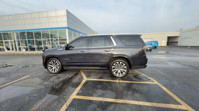 Used 2025 Gray Chevrolet High Country image 6
