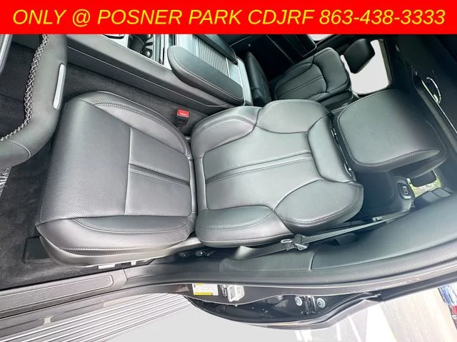 New 2026 Baltic-Gray Metallic Clear-Coat Exterior Paint Jeep Grand Wagoneer image 20