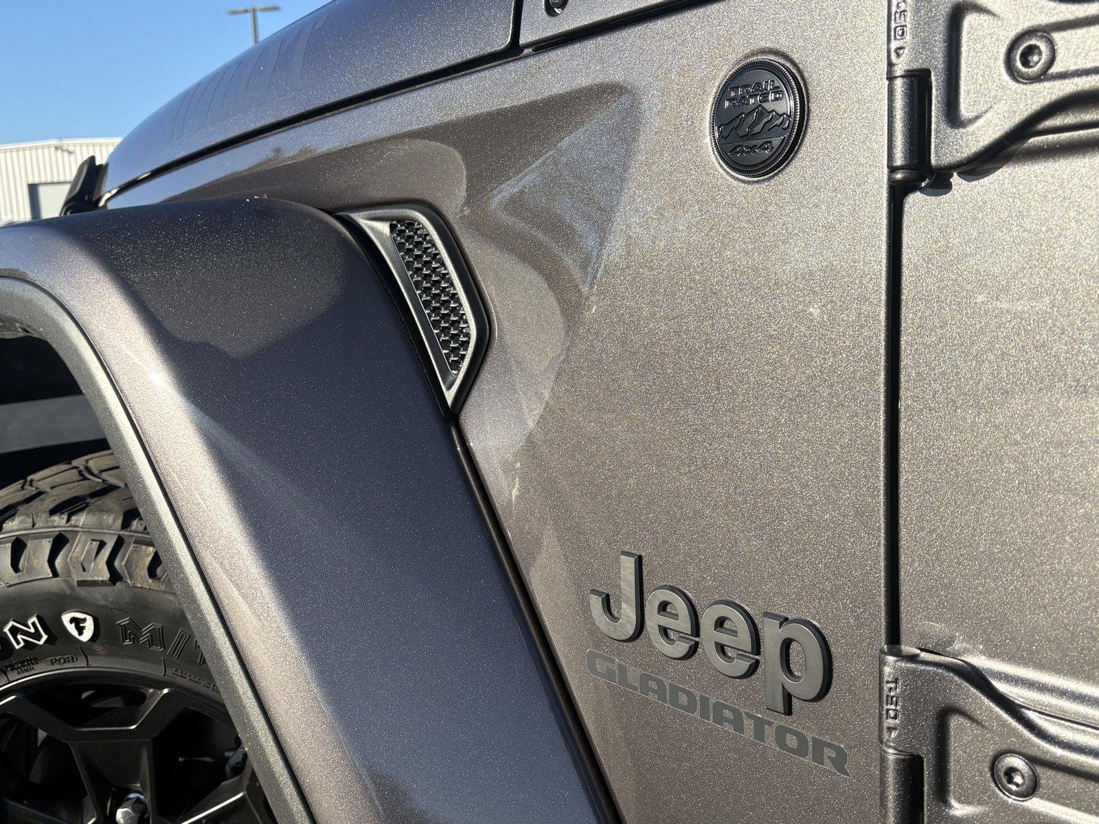 Used 2021 Granite Crystal Metallic Clearcoat Jeep Willys image 18