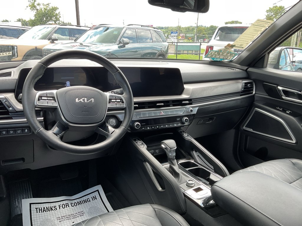 Used 2023 Jungle Green Kia EX X-Line image 20