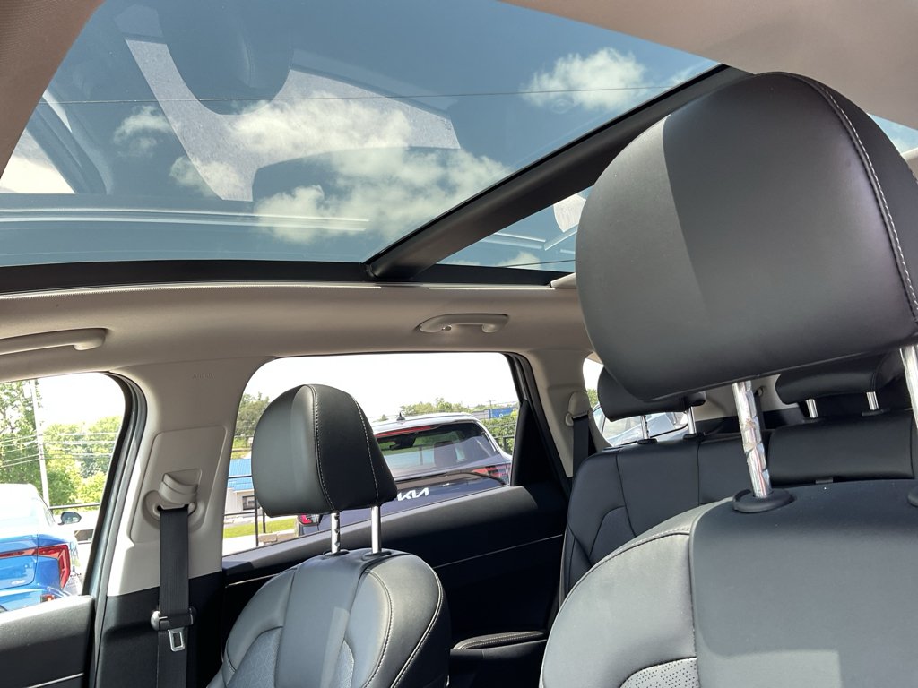 Certified Used 2022 Everlasting Silver Kia S image 26