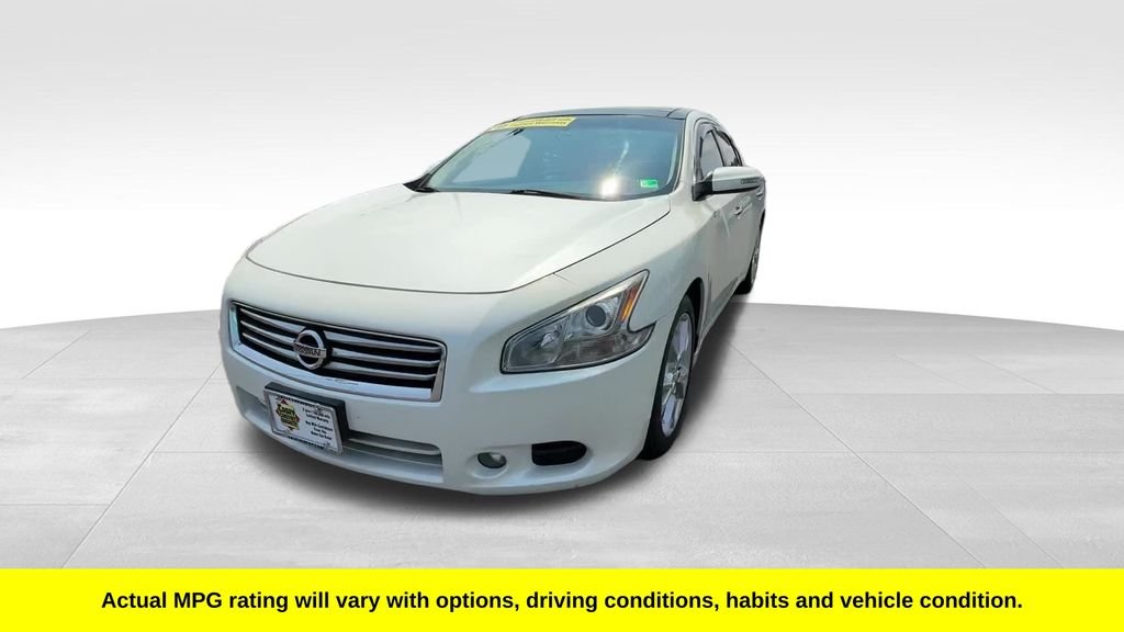 Used 2013 Pearl White Nissan 3.5 SV image 2