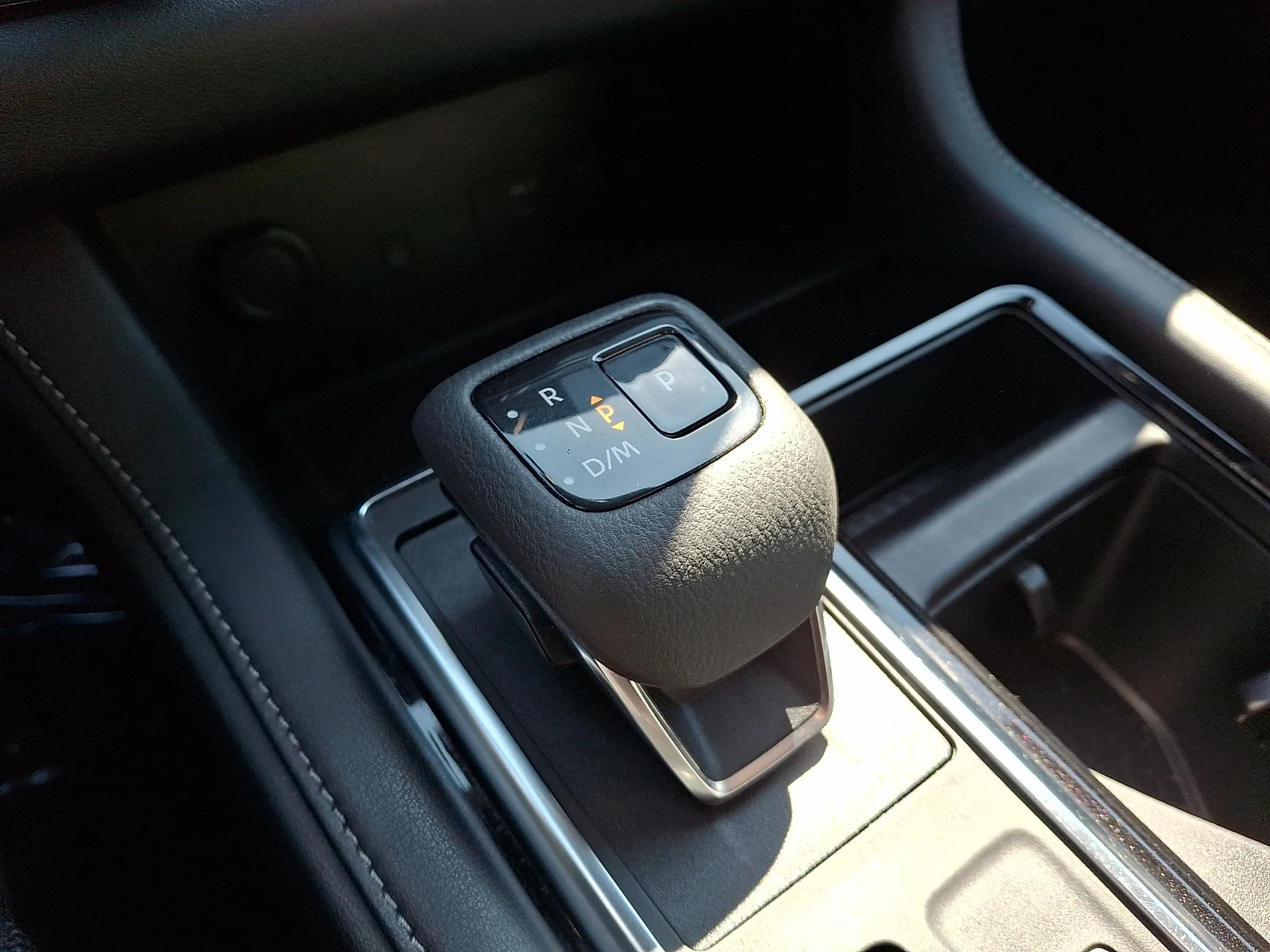 Used 2023 Blue Nissan SL image 24