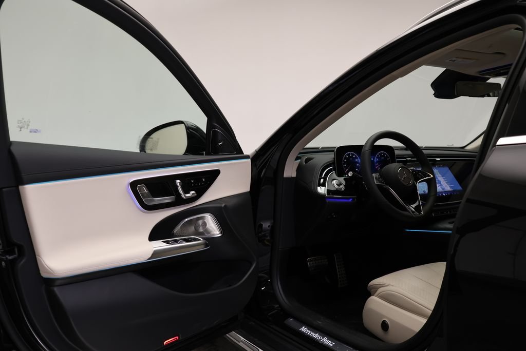 New 2026 Obsidian Black Metallic Mercedes-Benz E 450 image 32