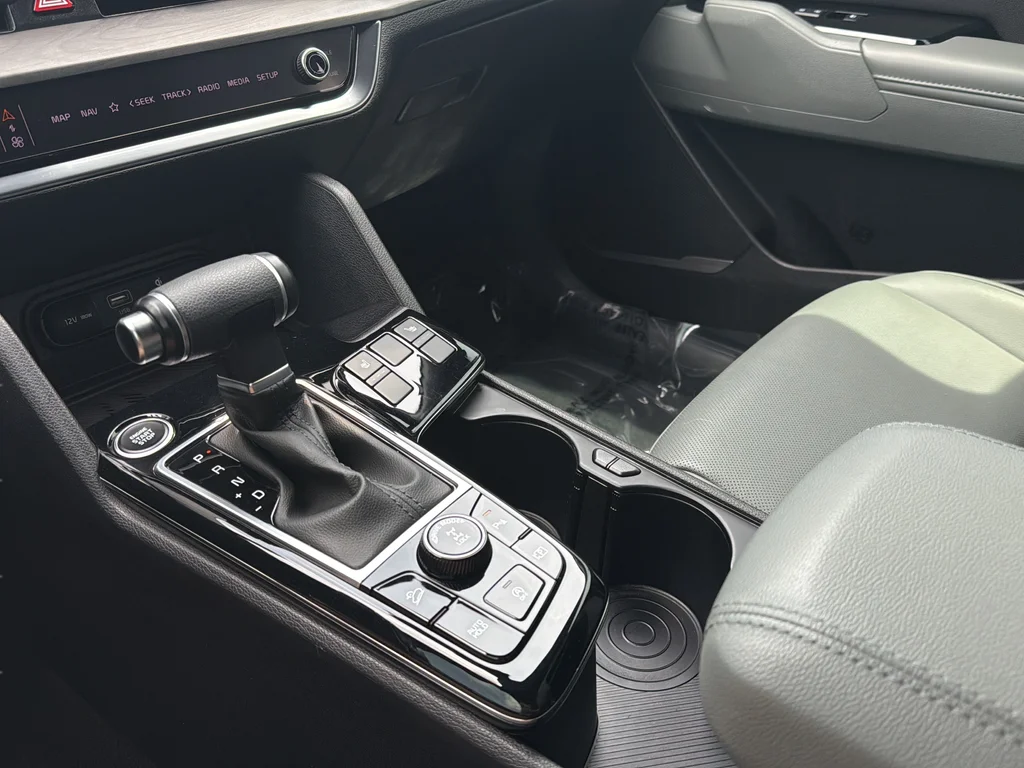 Certified Used 2023 Ebony Black Kia X-Line image 15