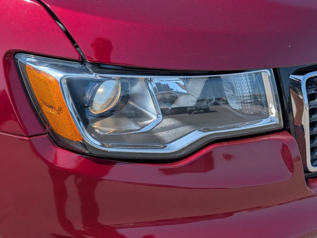 Used 2021 Red Jeep Laredo E image 4