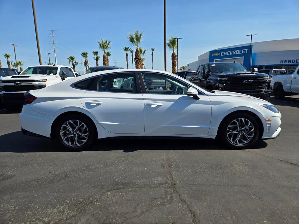 Used 2021 Quartz White Hyundai SEL image 7