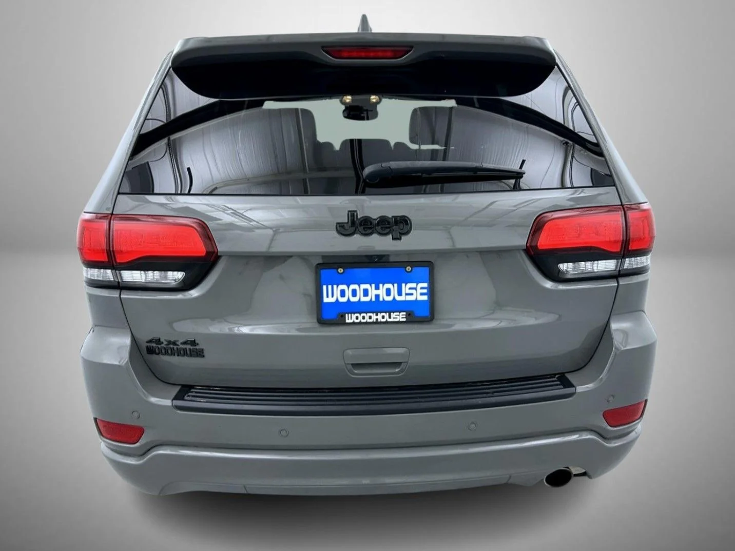 Used 2022 Gray Jeep Laredo X image 6