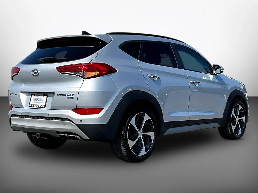 Used 2018 Silver Hyundai Limited image 6